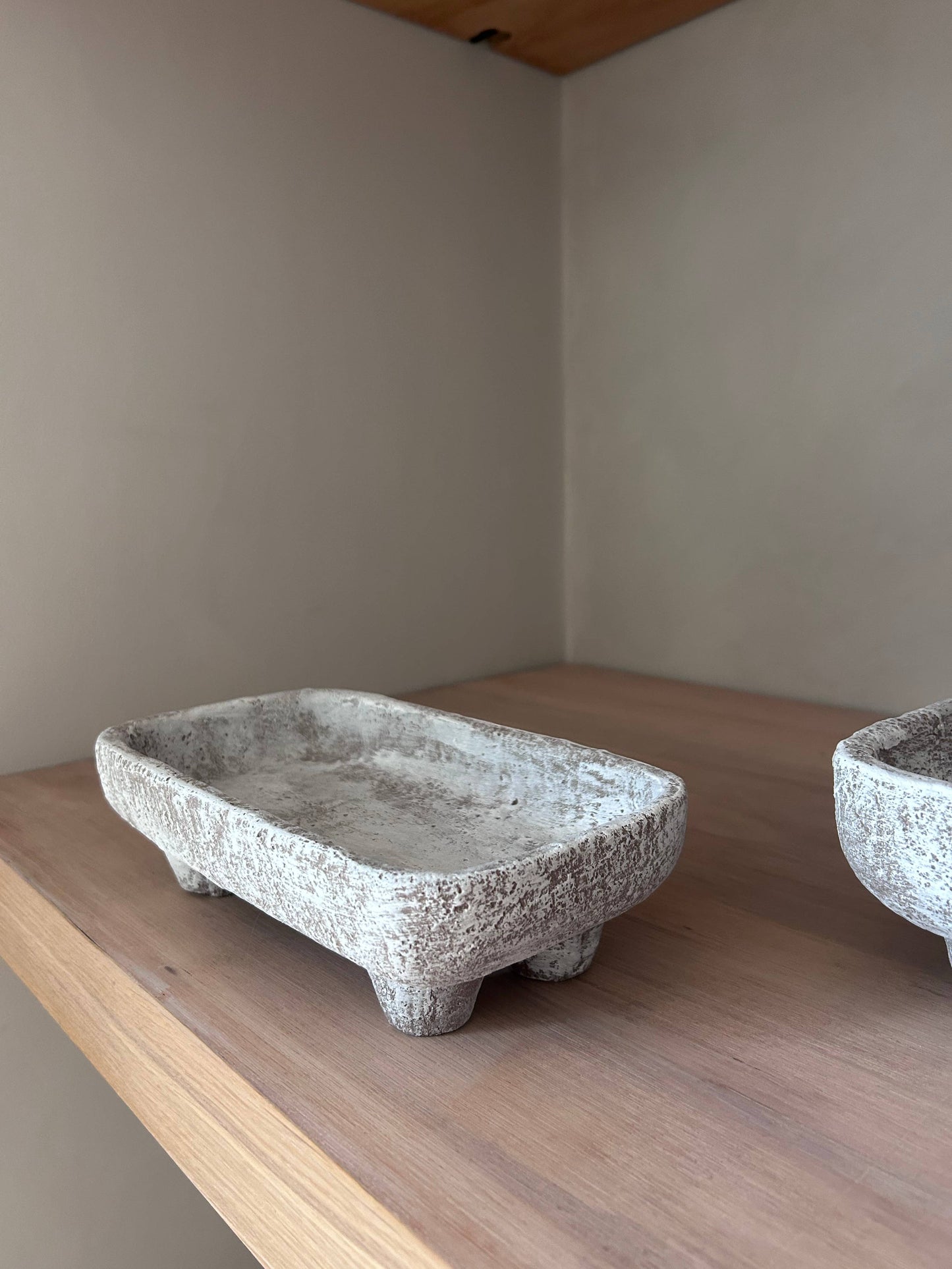 Satu stone footed bowl