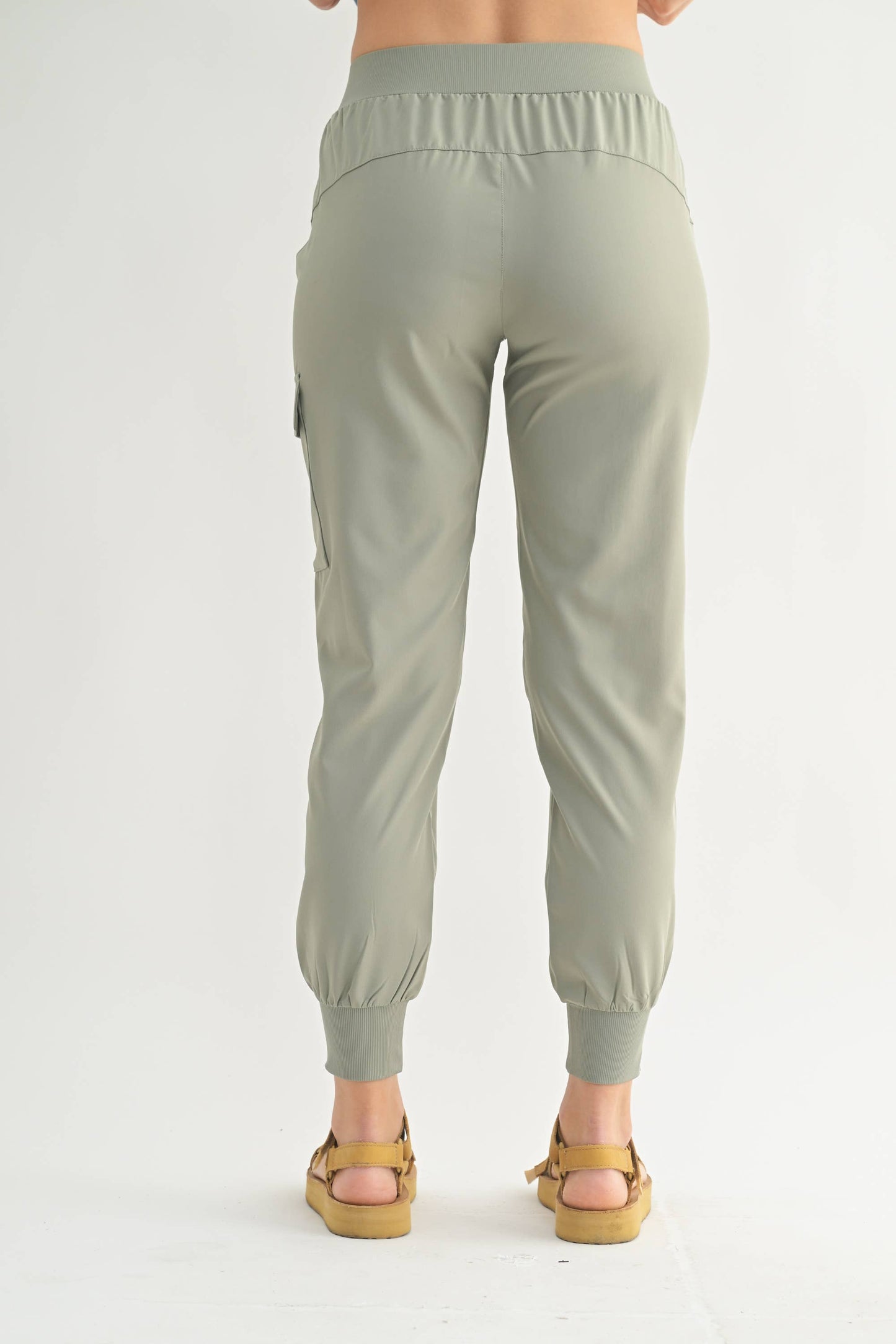 Capri Joggers with Pockets