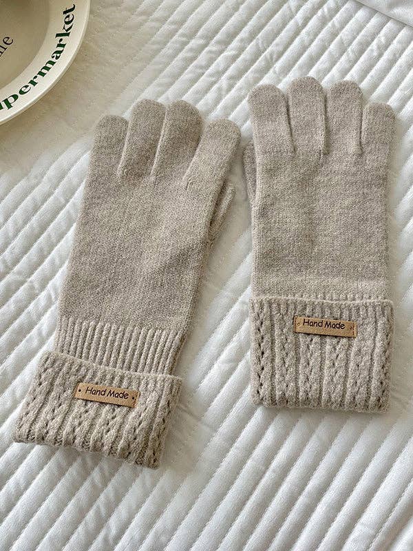 Practical And Fashionable Gloves