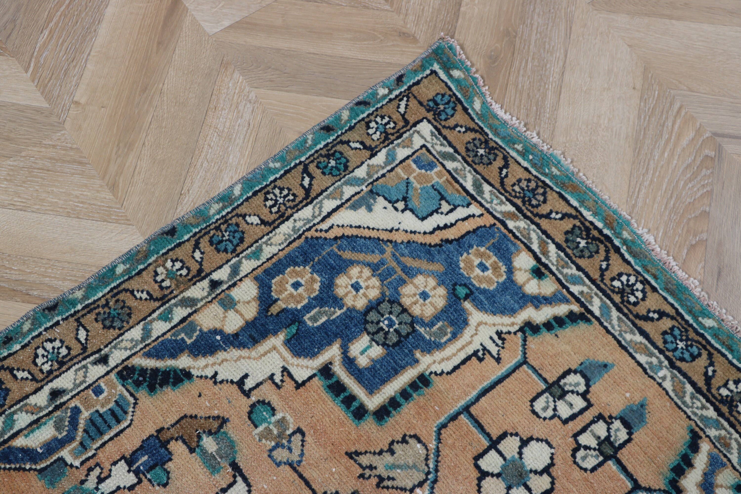 Tribal Accent Rug 3x7.1 ft