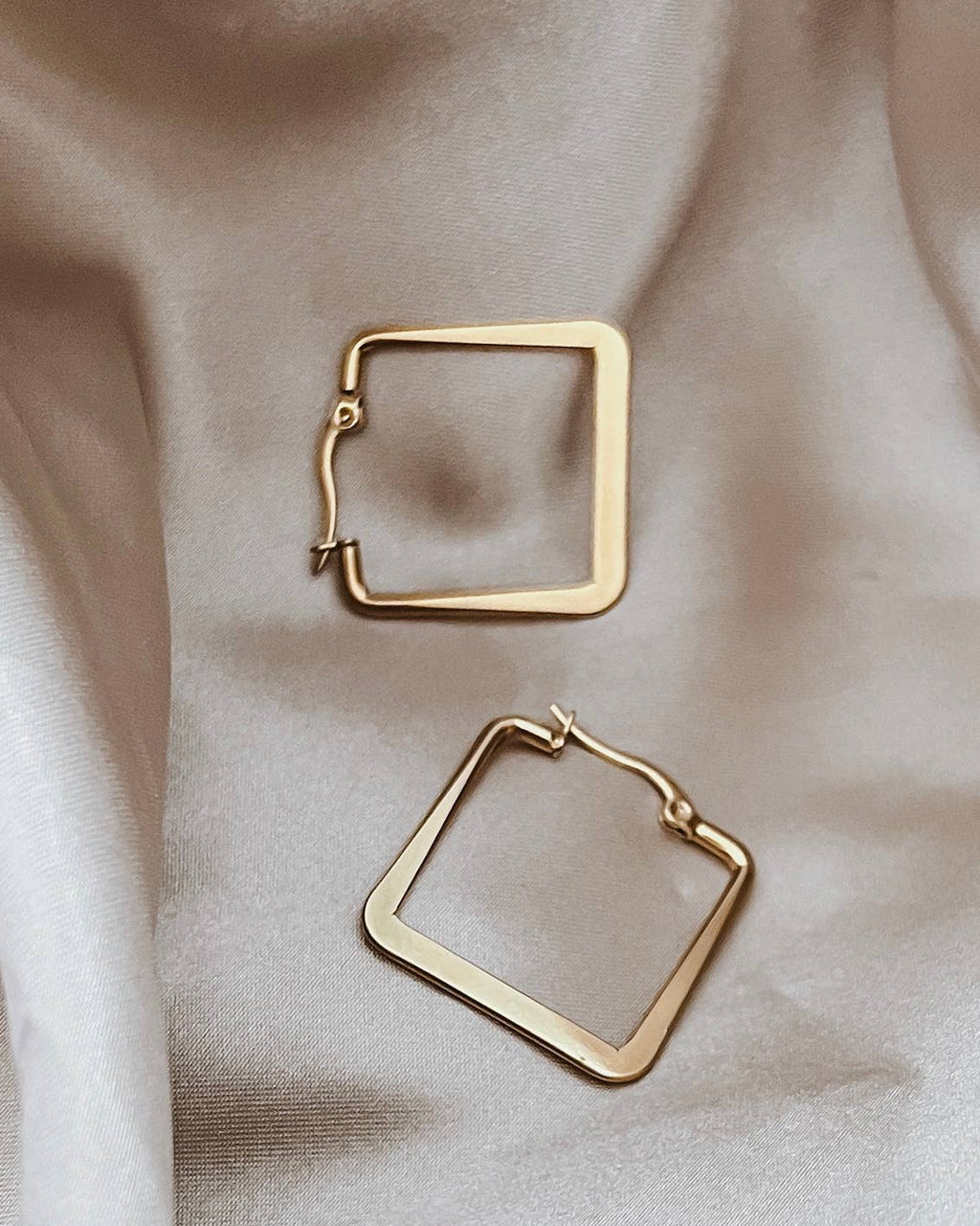 Jessica Hoops