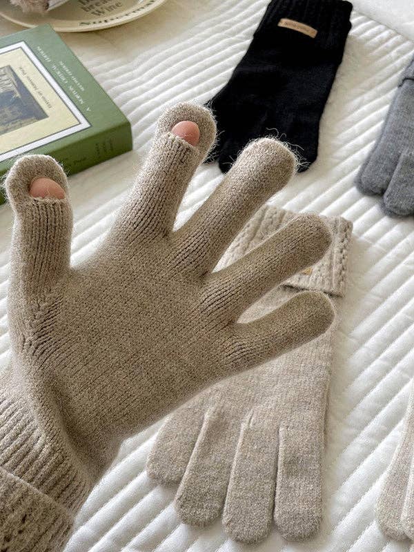 Practical And Fashionable Gloves