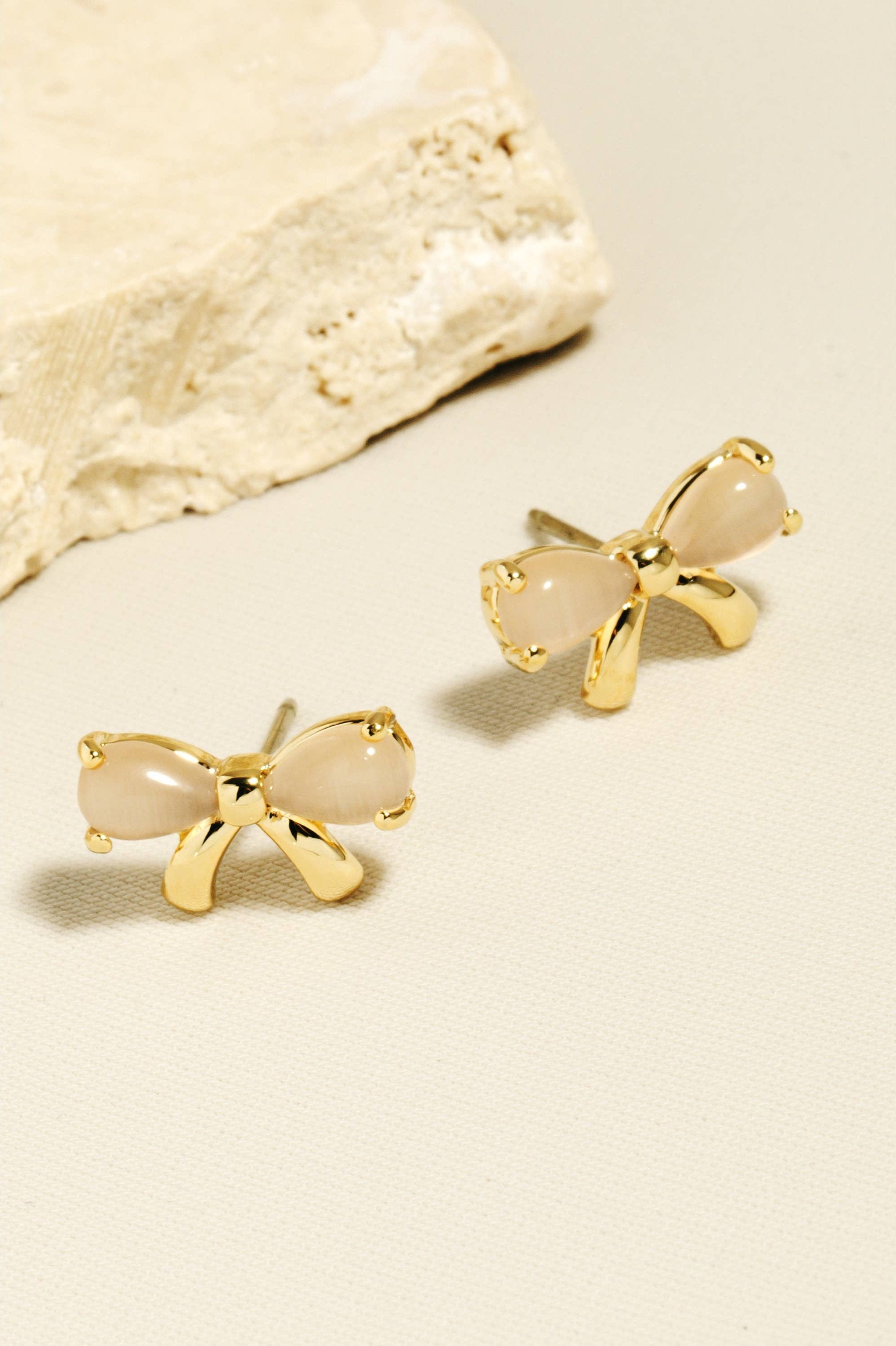 Luna Studs