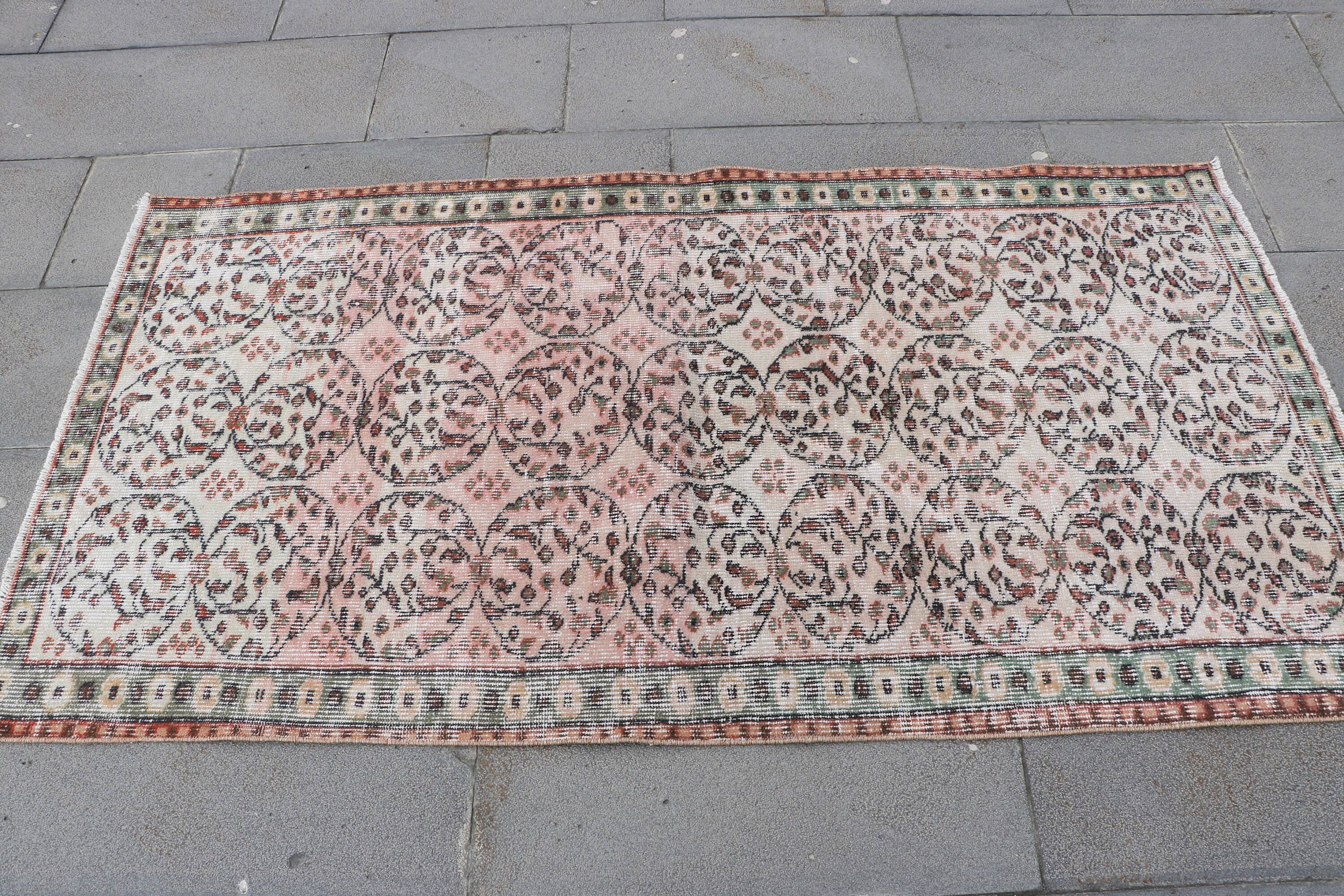 Vintage Garden Rug 3x5.7ft.