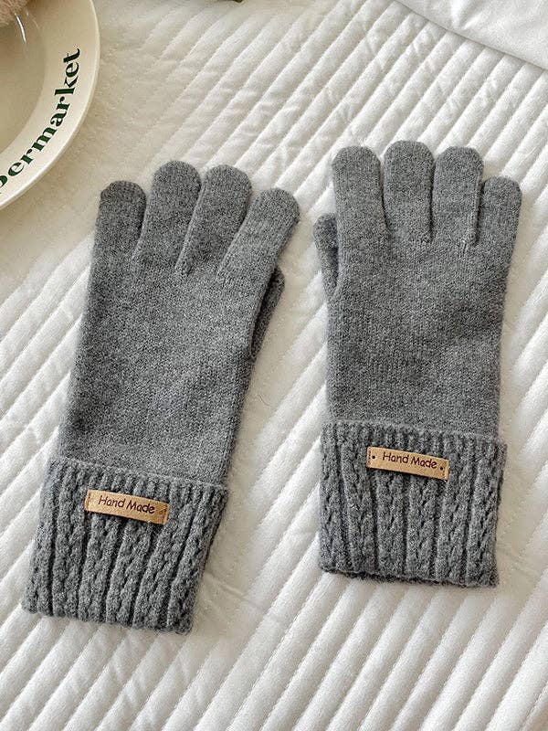 Practical And Fashionable Gloves