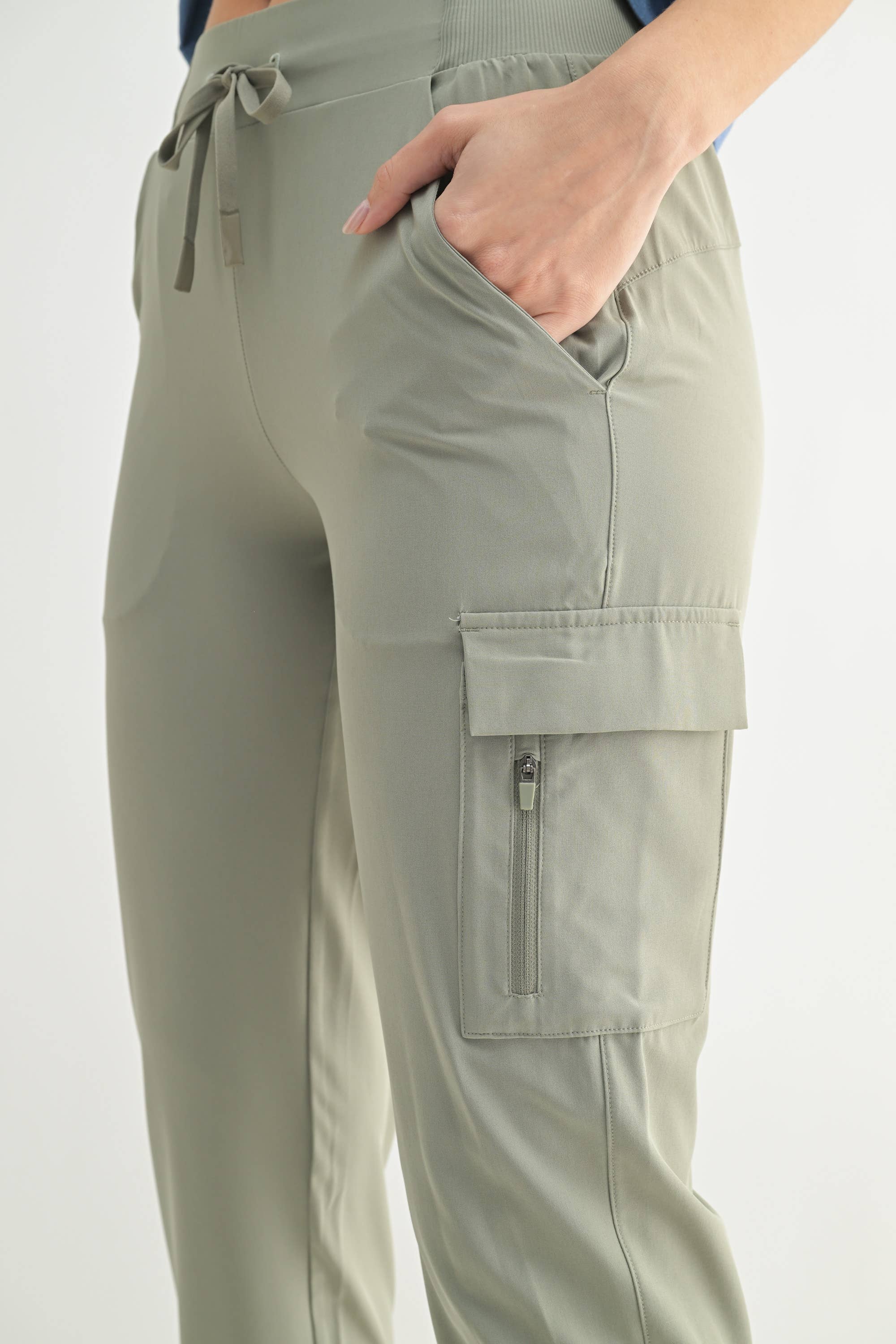 Capri Joggers with Pockets
