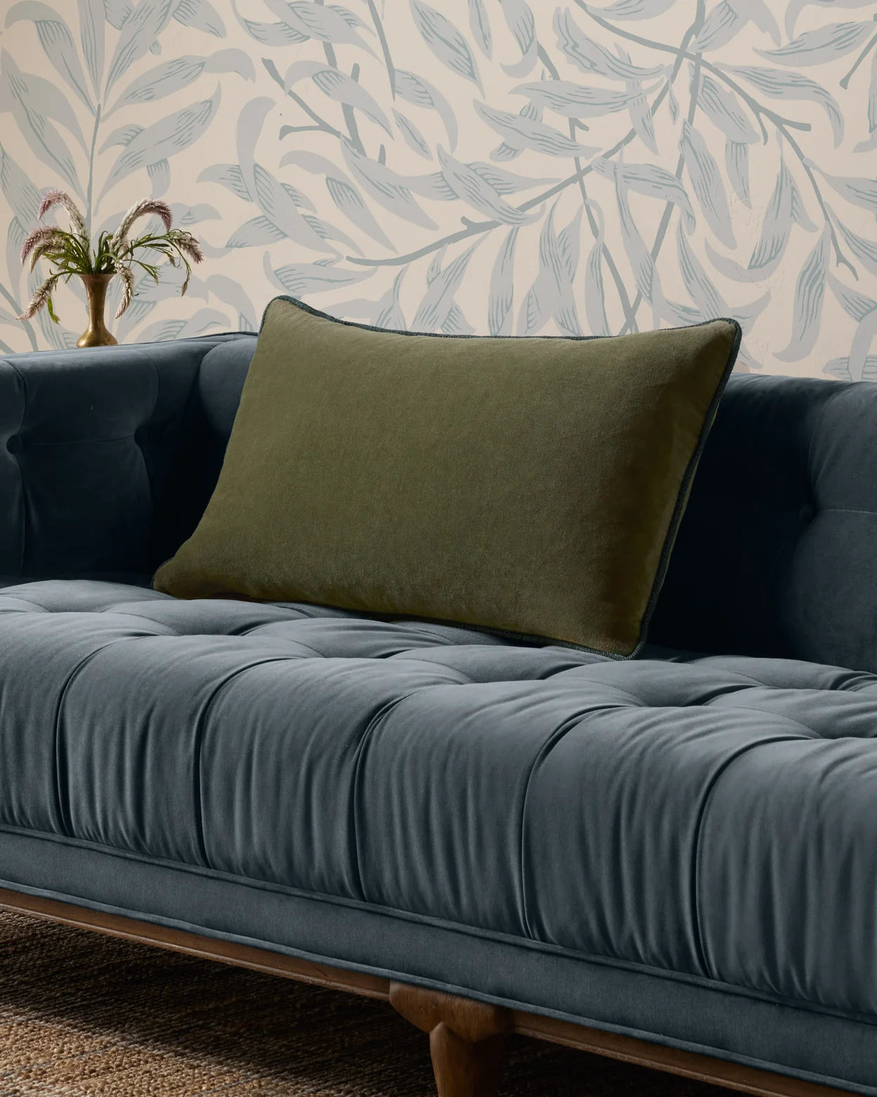 LIZA Green Pillow 16'' x 26'' / Down-Filled