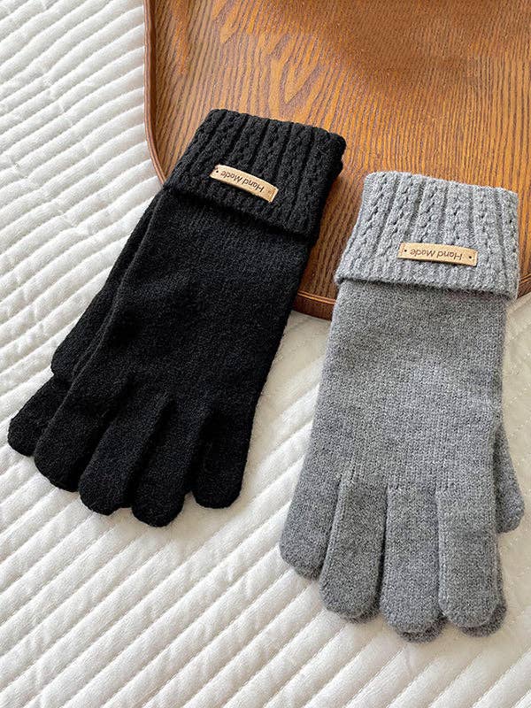 Practical And Fashionable Gloves