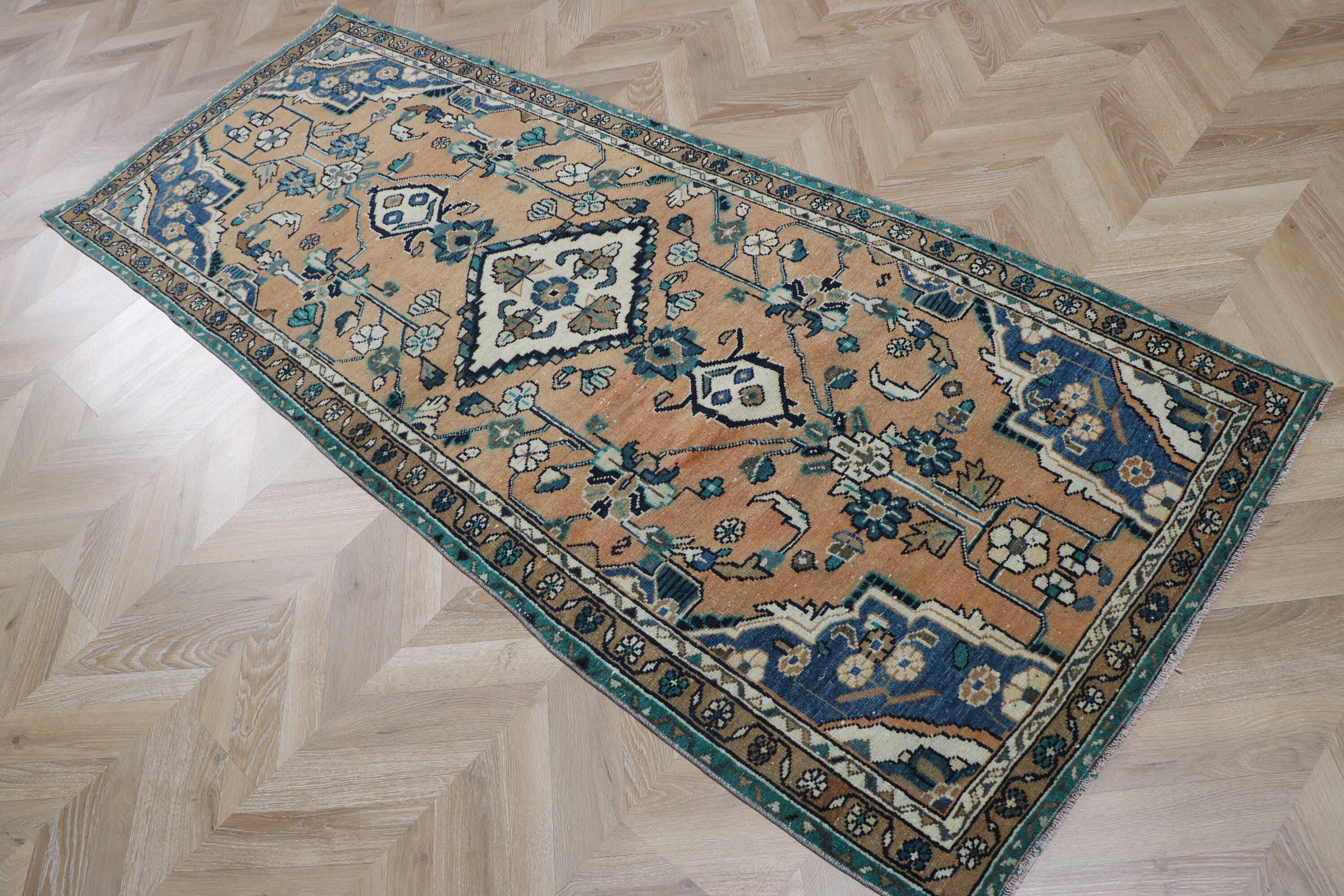 Tribal Accent Rug 3x7.1 ft