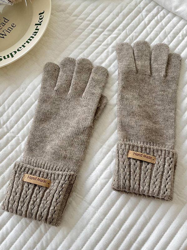 Practical And Fashionable Gloves