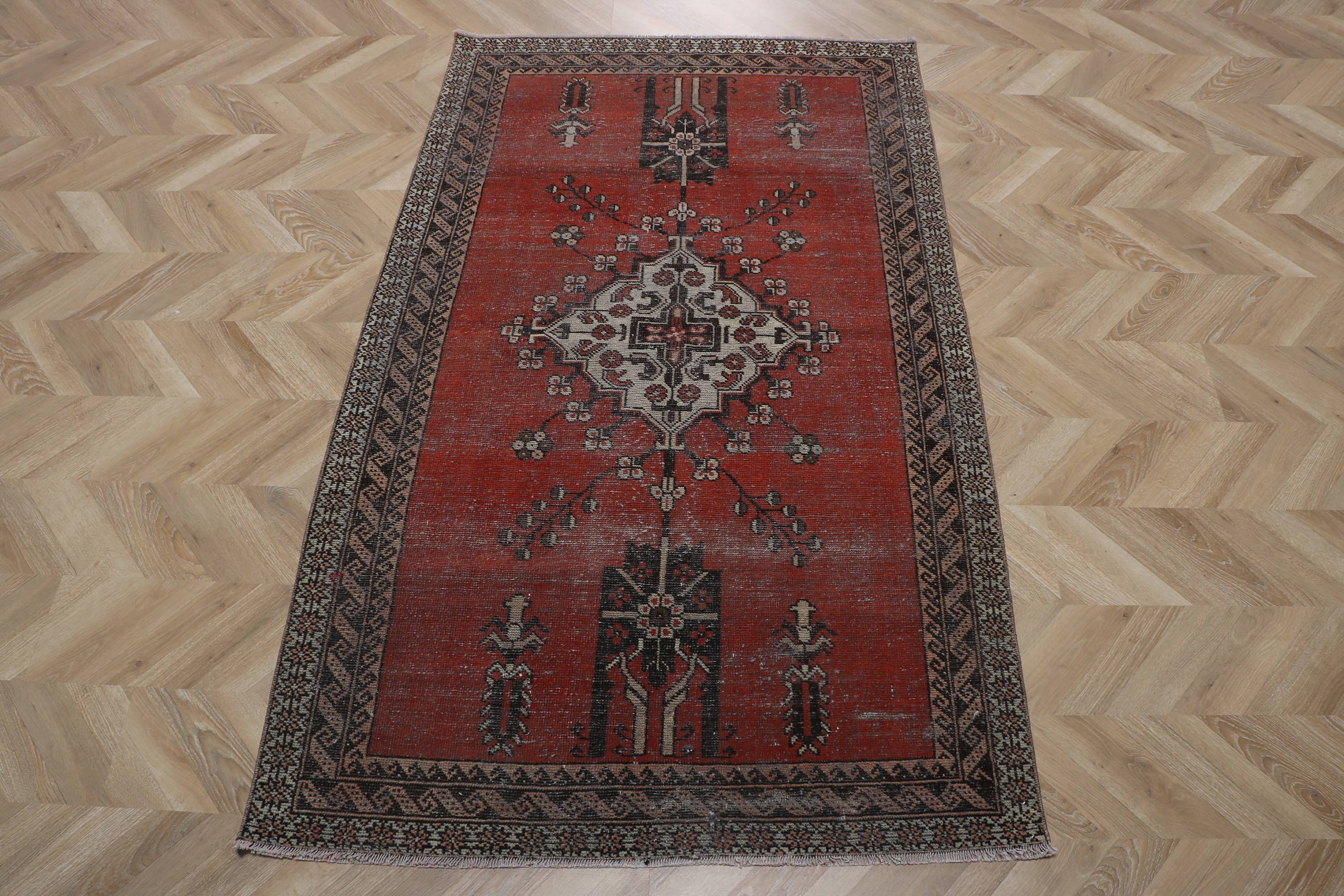 Medina Rug 3.8x6.4