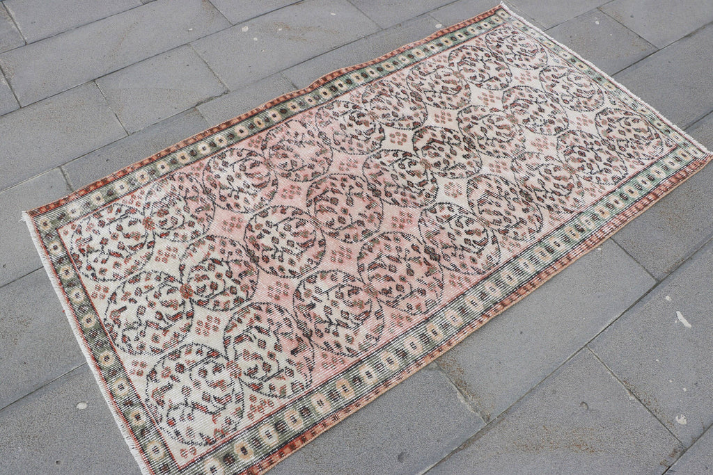 Vintage Garden Rug 3x5.7ft.