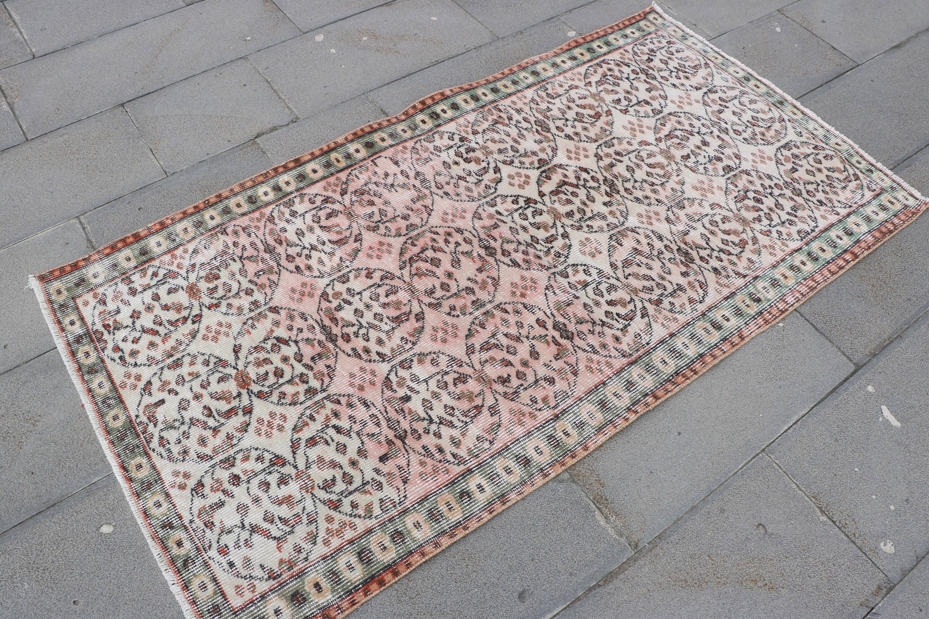 Vintage Garden Rug 3x5.7ft.